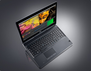 laptop-precision-7000-7510-pol-mag-pdp_module-01_beauty - upsaeg.pl fot. dell.com